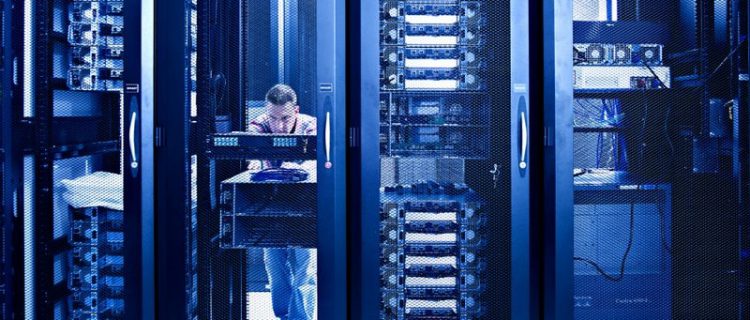 فاکتورهای انتخاب رک شبکه برای دیتاسنترها